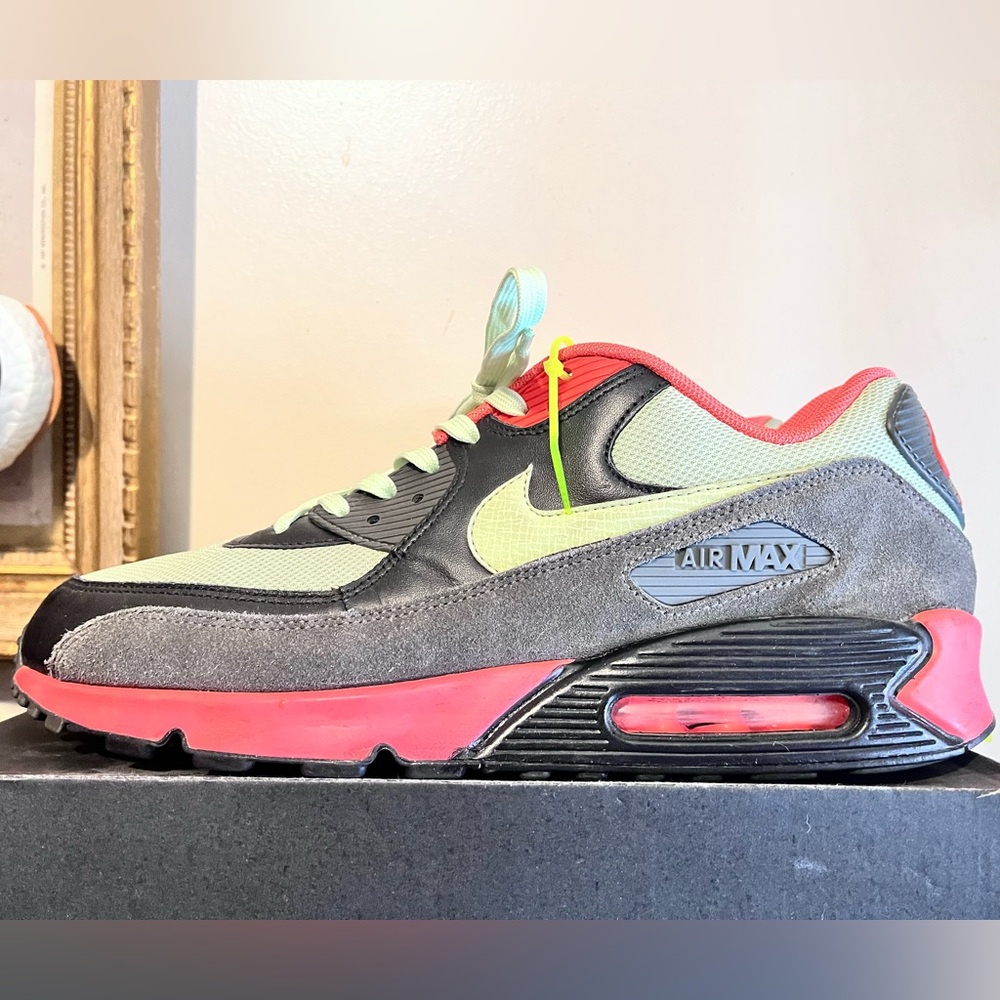 2014 Men's Nike Air Max 90 Essential Vapor Green Blk Crimson Used Size 13 Rare